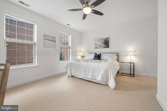 Building Photo - 202 Captains Way