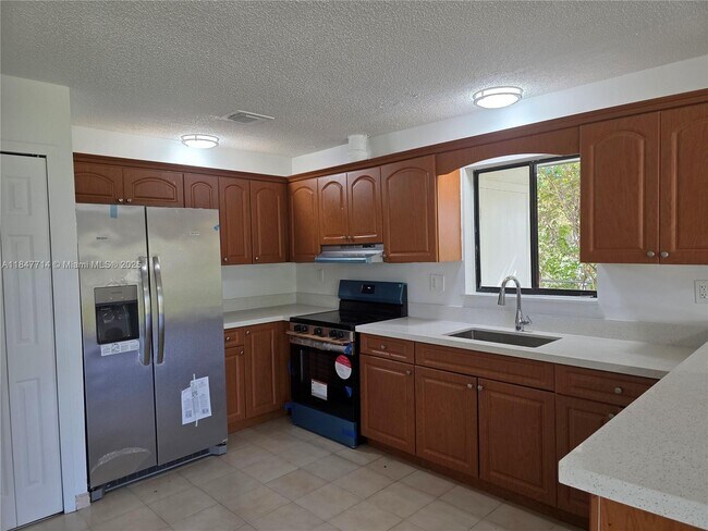 Building Photo - 10629 SW 68th Terrace