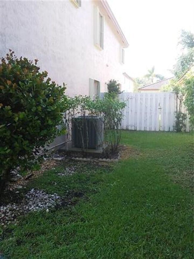 Building Photo - 19250 NW 12th Manor