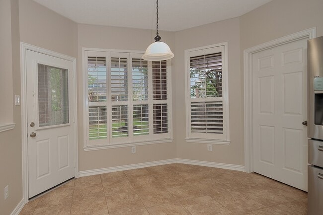 Building Photo - 79 E French Oaks Cir