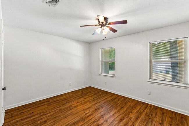 Building Photo - 751 Langwood Dr