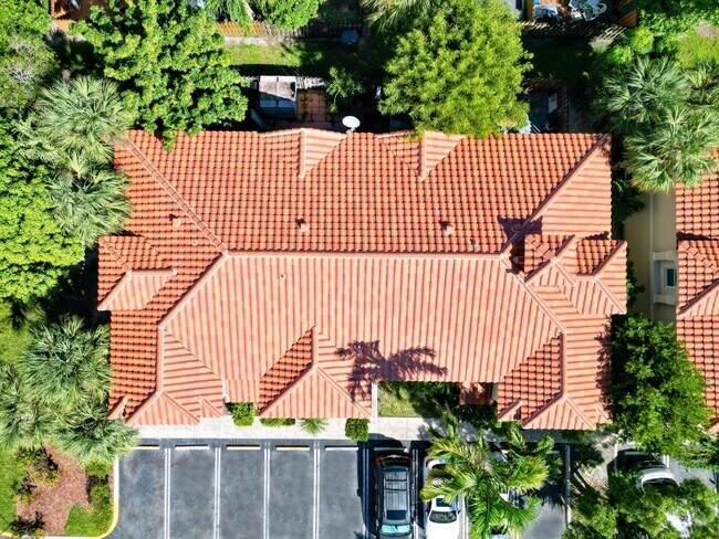 Building Photo - 970 Summit Lake Dr
