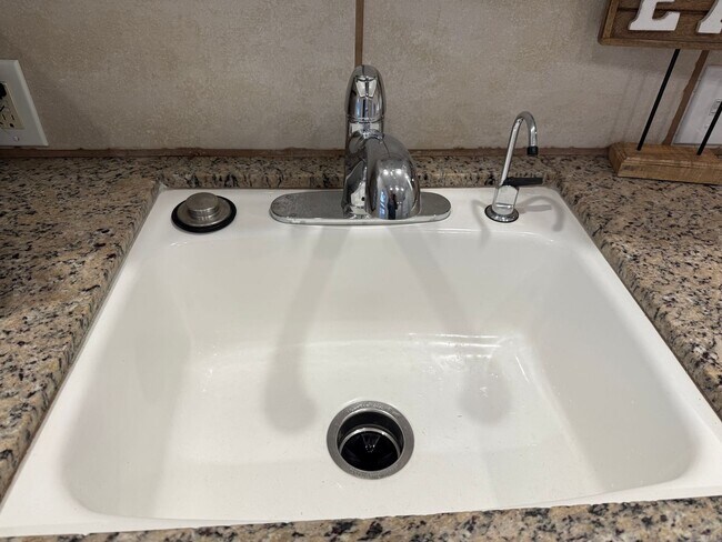 Building Photo - Studio Apartment -Open House  Tuesday and Thursday at 5pm