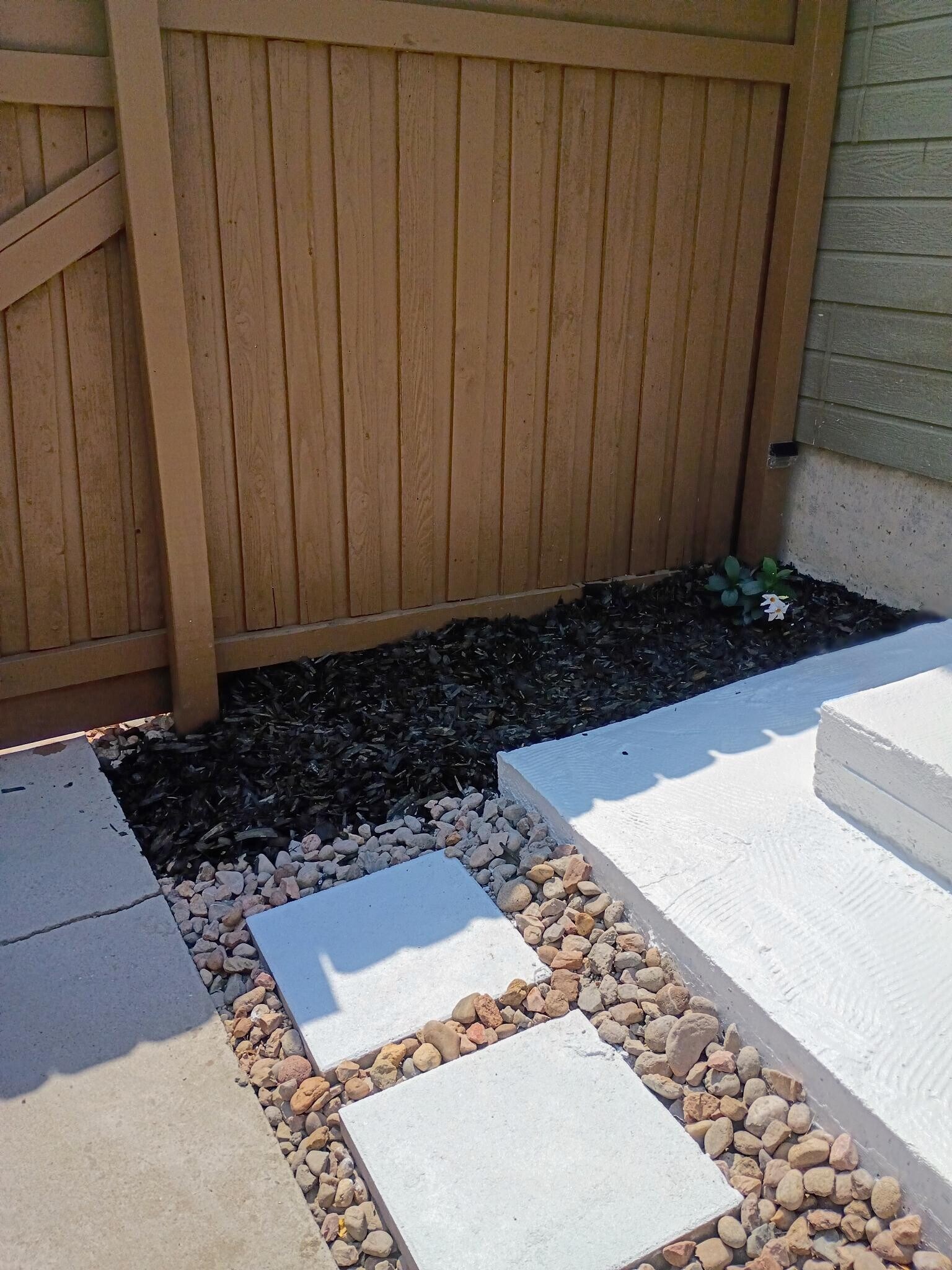 Building Photo - 5070 Fenwood Dr