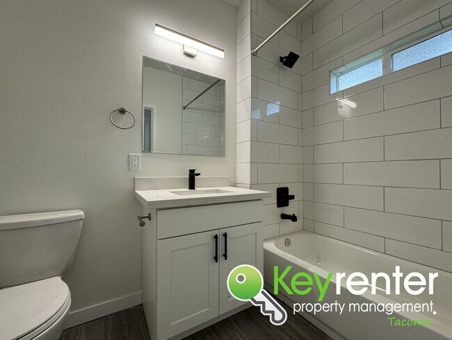 Building Photo - One of a Kind Remodeled House in Tacoma!