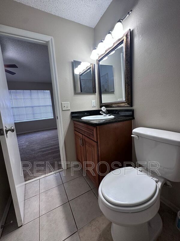 Building Photo - 5980 Scotchwood Glen