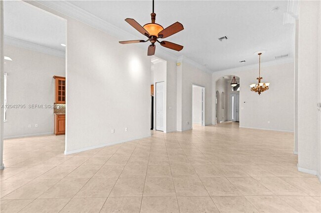 Building Photo - 6823 Fabiano Cir