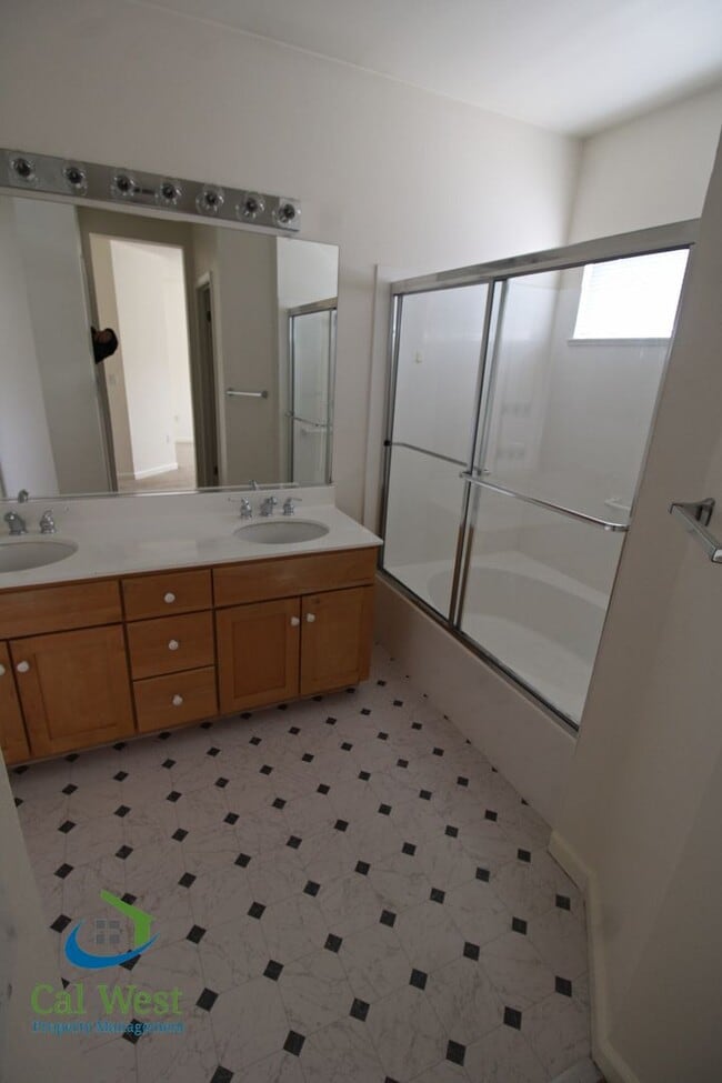 Building Photo - $6,295 - Gorgeous 2 Story 3 Bedroom 2.5 Bath Home steps away from Downtown Mountain View and Cal ...