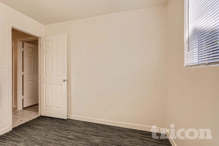 Building Photo - 4889 Milos Dr