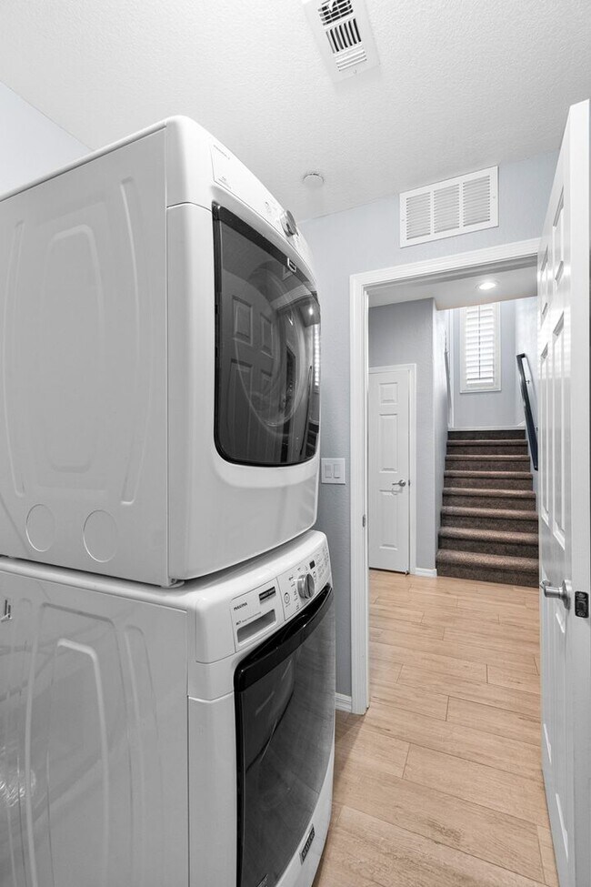 Building Photo - Live Where the Action Is: Modern Townhome Steps from Downtown Summerlin! available 4/1