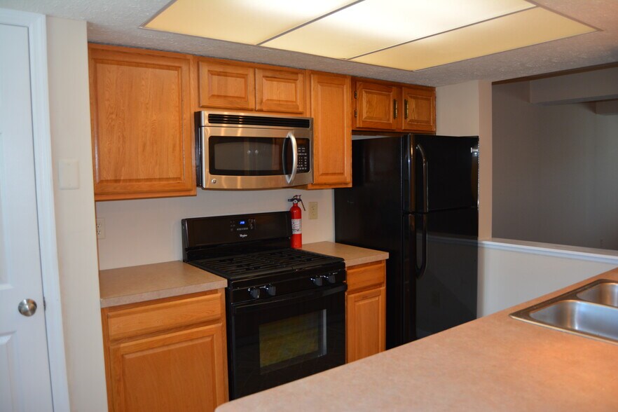 Kitchen - 6926 Avery Road