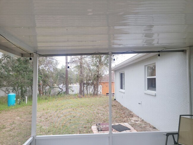 Building Photo - 3 bedroom, 2 bath rental in the Royal High...