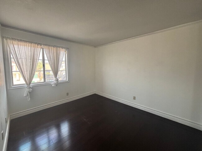 Building Photo - 12438 Brewster Dr
