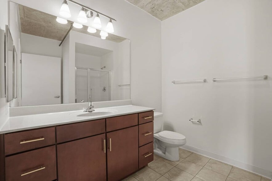 Building Photo - 964 S Clark St