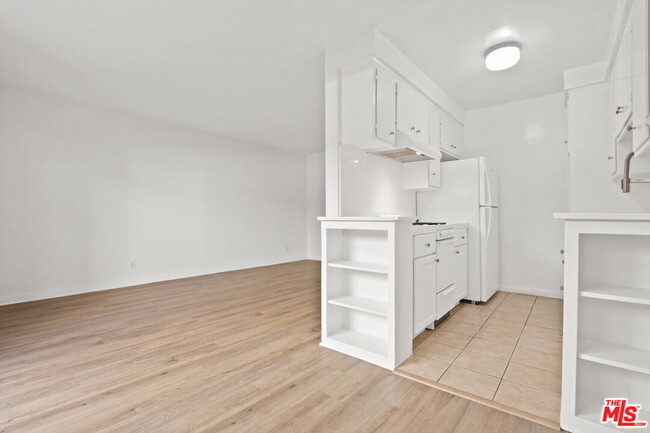 Building Photo - 12726 Caswell Ave