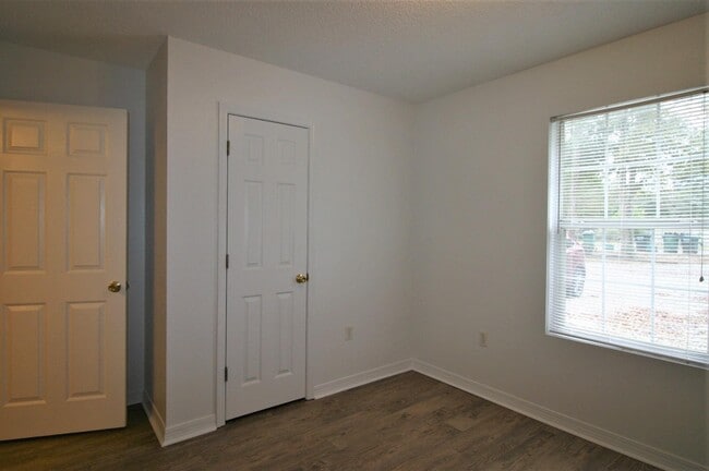 Building Photo - 532 Brock Ave