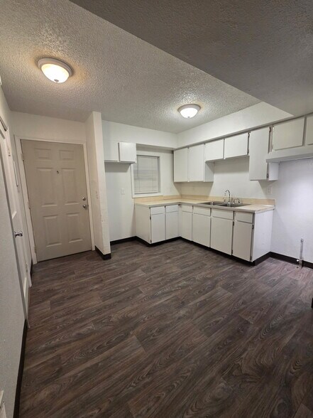 Building Photo - 434 NW 15th St