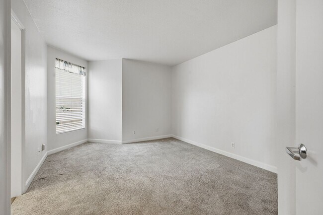 Building Photo - Modern 2 Bed / 2 Bath Condo with Private Patio in Desirable Le Parc Community – Chino Hills