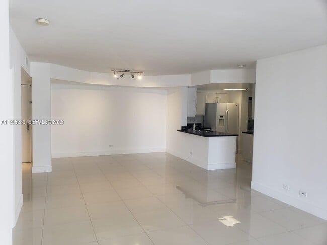 Building Photo - 701 Brickell Key Blvd