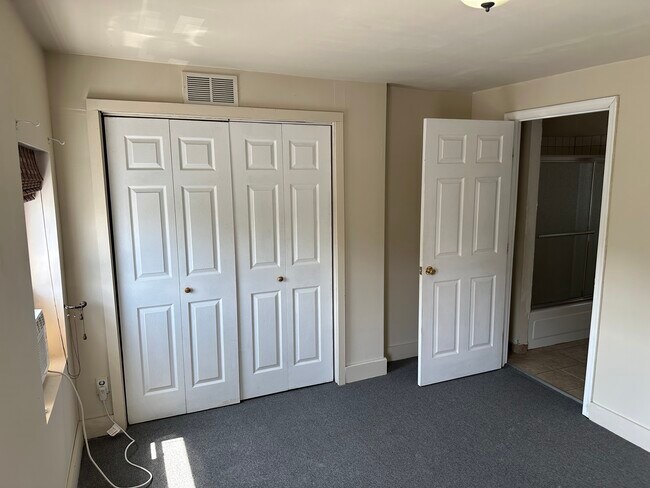 Building Photo - 1742 E Lombard St