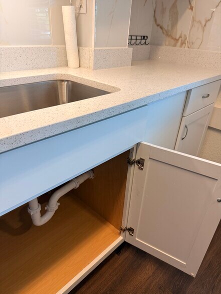 Building Photo - 4201 N Nebraska Ave