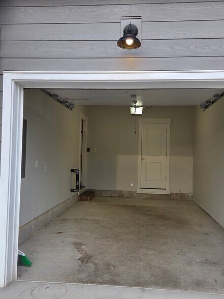 Building Photo - 111 Section St