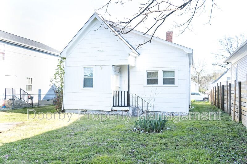 Building Photo - 2506 Kirby Ave