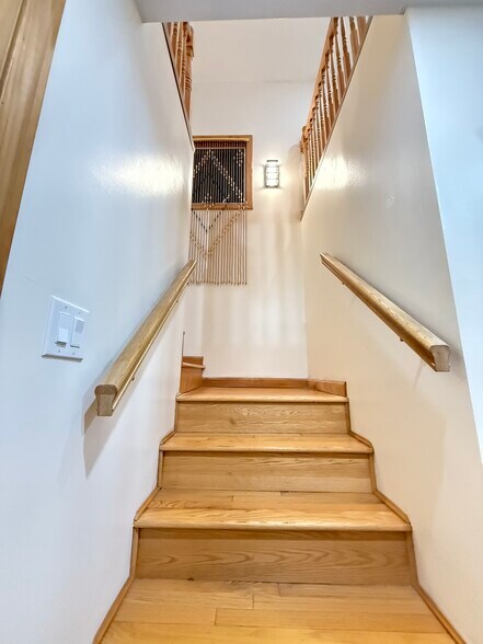 Building Photo - 287 Bacon St