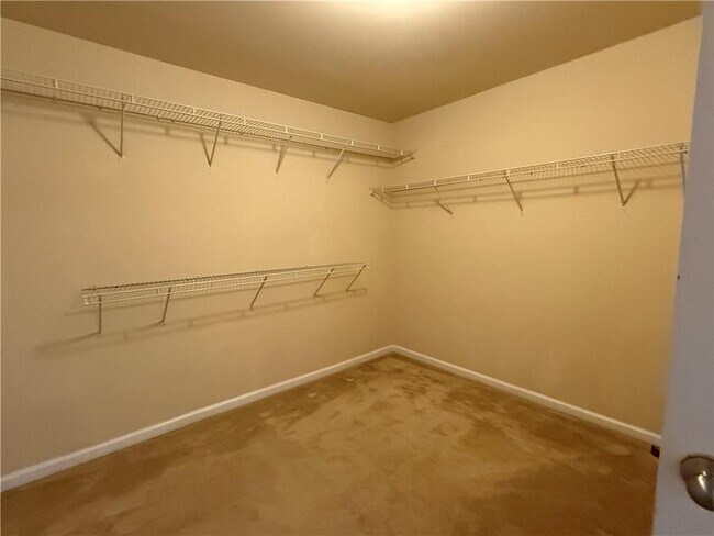 Building Photo - 2501 Royston Dr