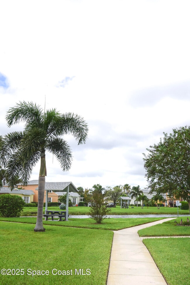 Building Photo - 1465 Malibu Cir NE