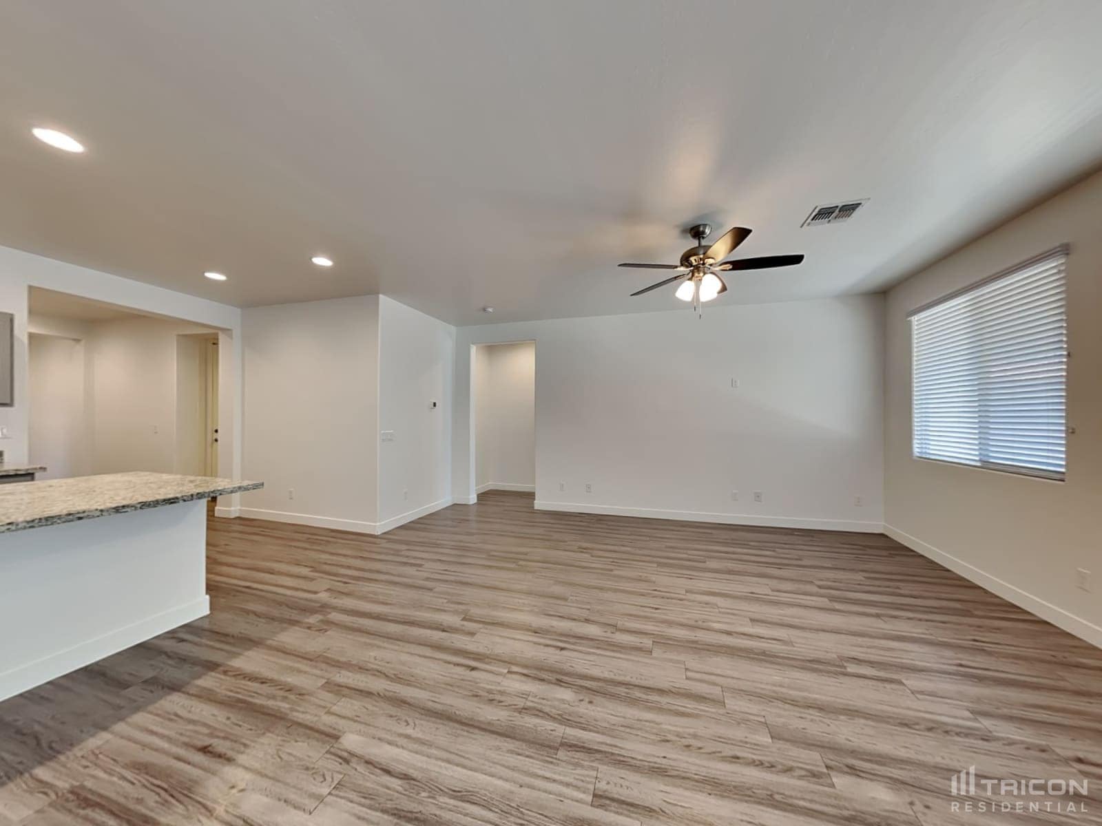 Building Photo - 2619 E Danbury Rd