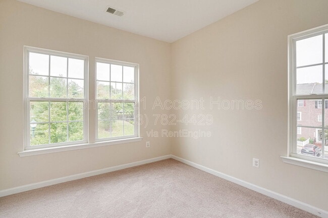 Building Photo - 23515 Forest Haven Way