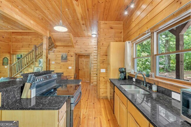 Building Photo - 417 Hickory Ridge Dr
