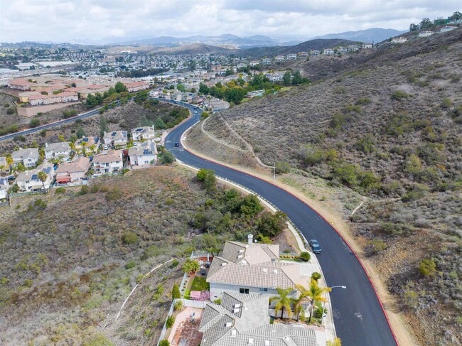 Building Photo - 10394 Valley Waters Dr