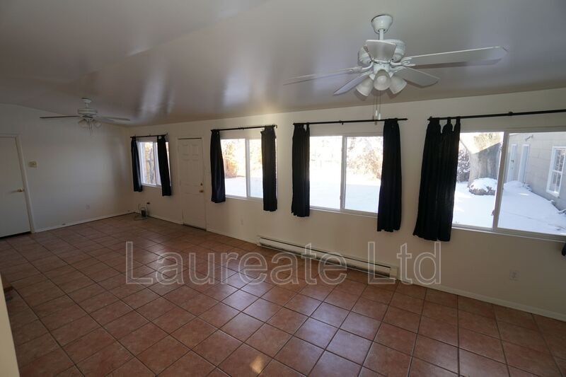 Building Photo - 1818 S Dahlia St