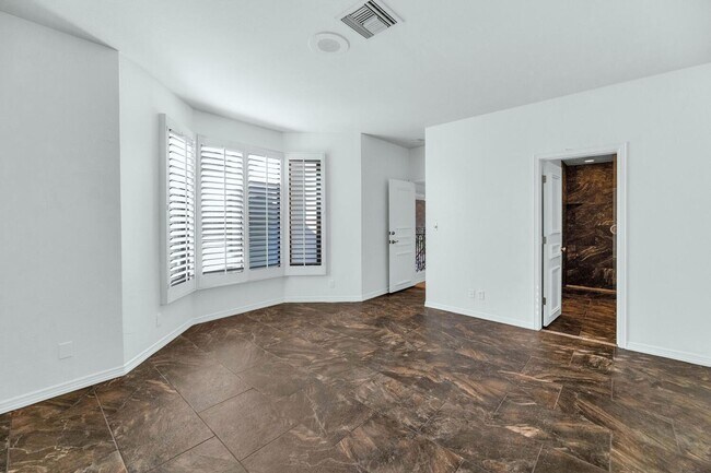 Building Photo - 7878 E Gainey Ranch Rd