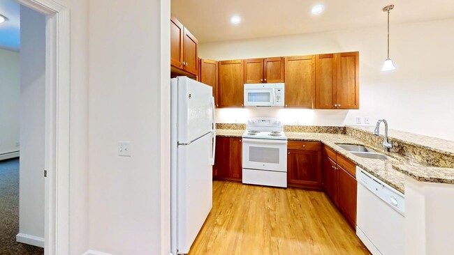Building Photo - 2 bed, 1 bath townhouse style apartment with washer & dryer provided (59 Griffin Ln #202)