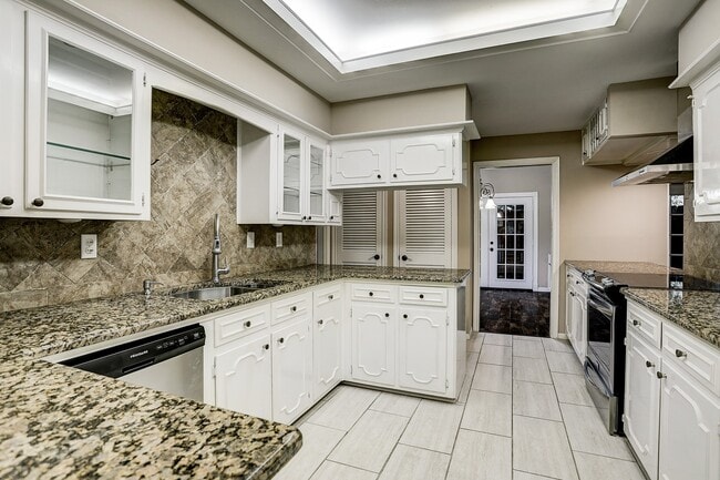 Building Photo - 15010 Kimberley Ct