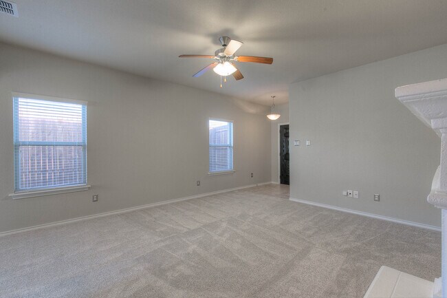 Building Photo - 1205 Glen Ct