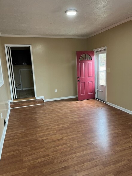 Building Photo - 1722 Shiloh Dr