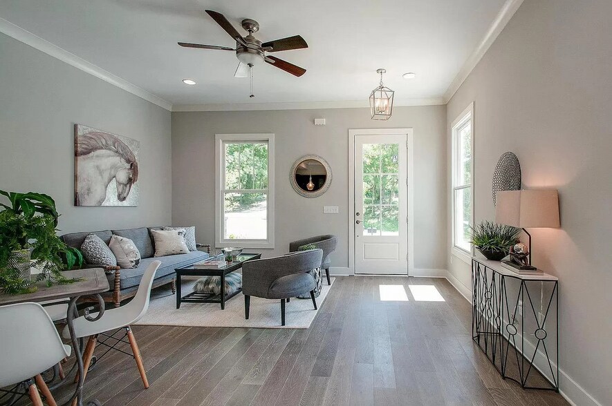 Building Photo - 552 Acklen Park Dr