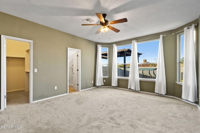 Building Photo - 6401 Franklin Ridge Dr