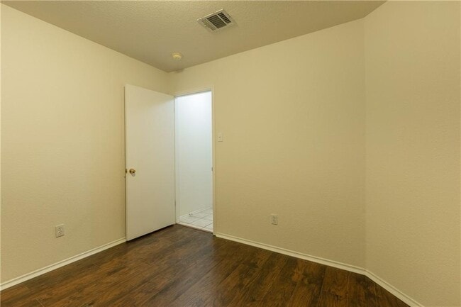 Building Photo - 17302 Dashwood Creek Dr