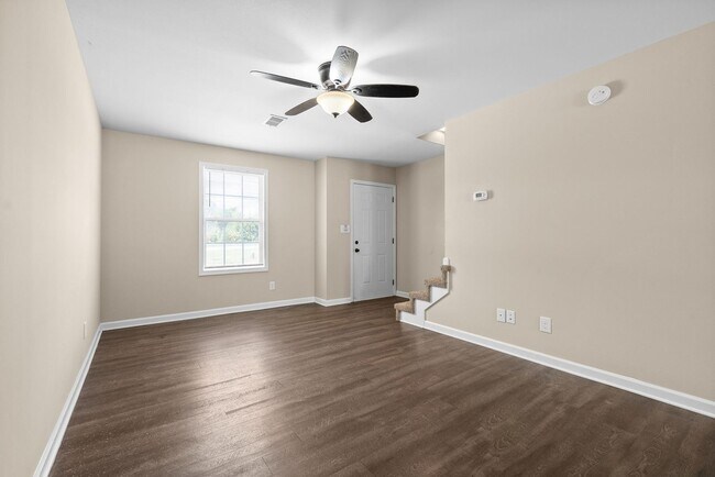 Building Photo - 622 Appleton Dr