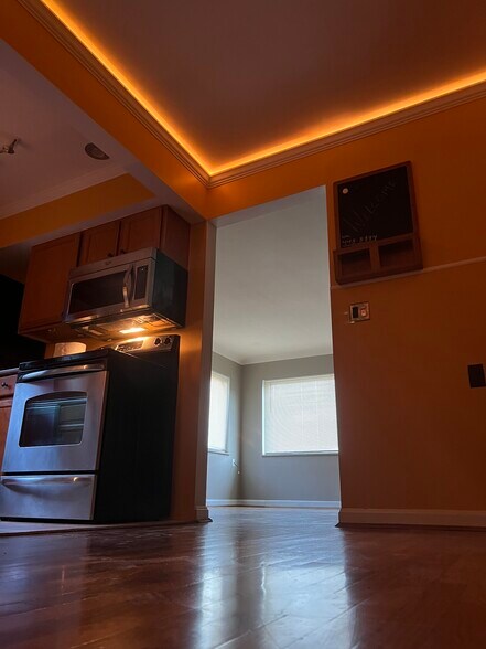 Building Photo - 4230 Sibley Ave
