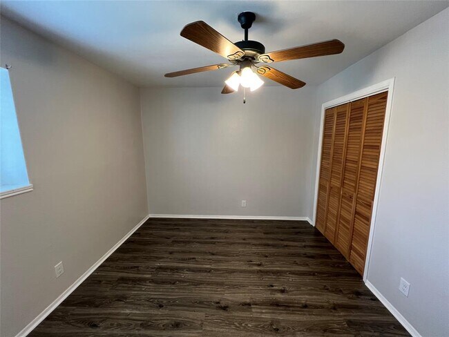 Building Photo - 214 Shenandoah Dr