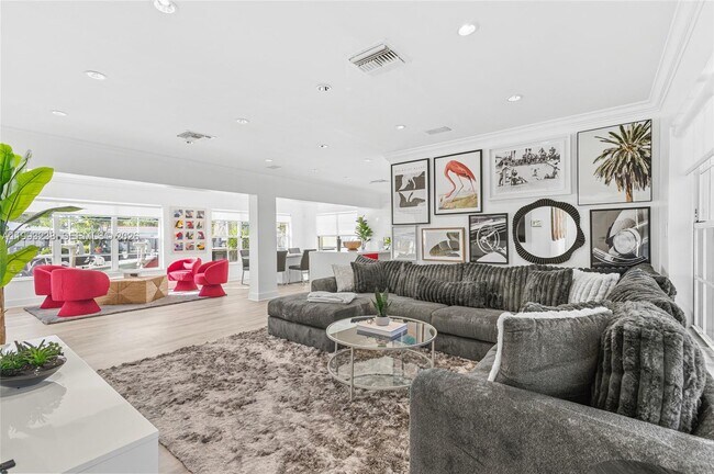 Building Photo - 2207 NE 16th Ave