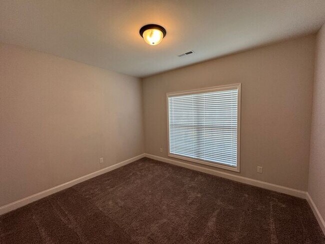 Building Photo - Look and lease in Athens .,M8 N766 M,