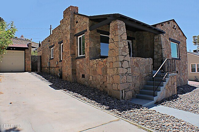 Building Photo - 1214 Stockwell Ln