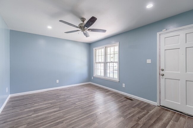 Building Photo - A Haven of Comfort and Convenience